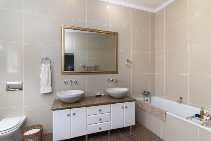 6 Bedroom Property for Sale in Royal Alfred Marina Eastern Cape